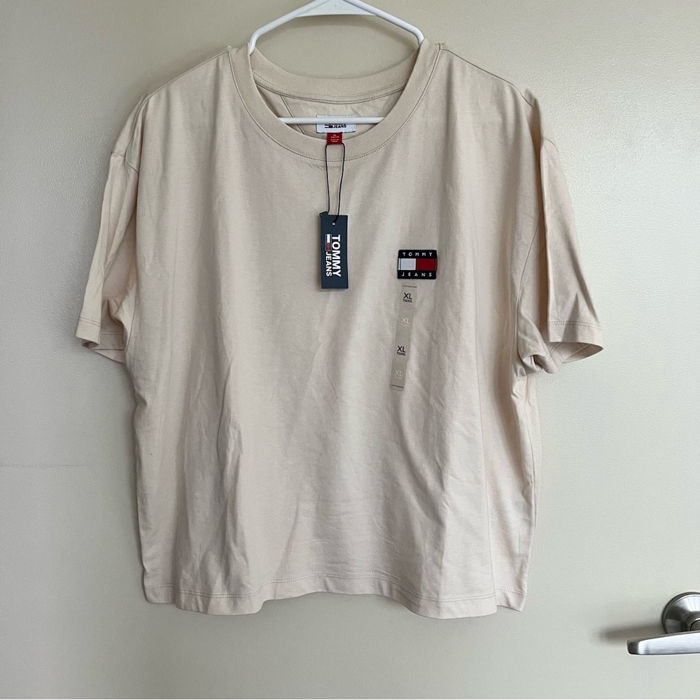 Tommy Jeans beige t-shirt